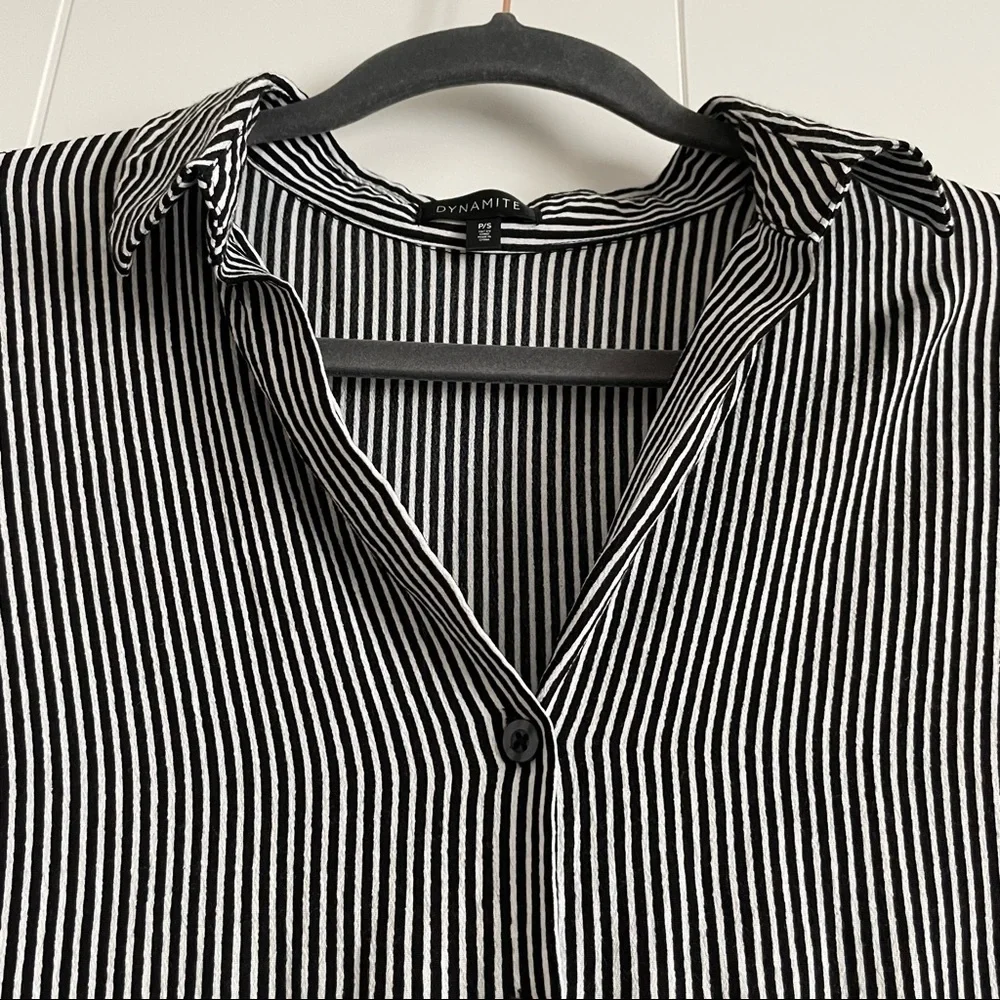 3/$45 Dynamite striped flowy Blosue - Picture 3 of 4